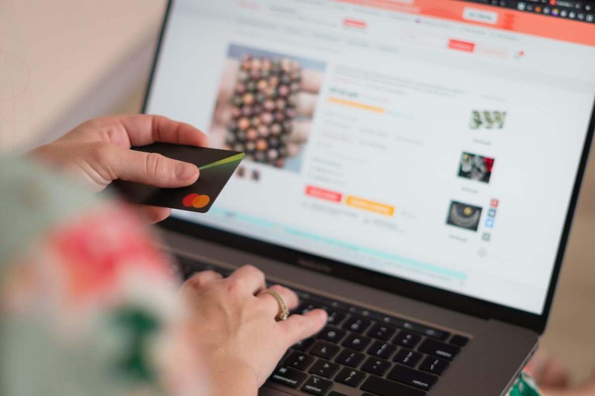 Thinking Long-Term: How To Turn Your Customers Into Community Members 1 Online Shopping