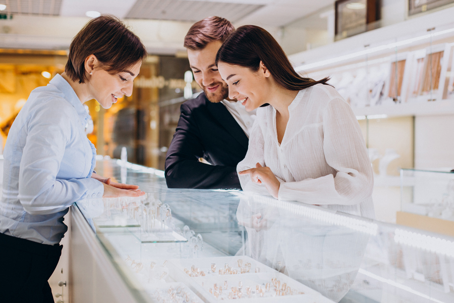 8 Proven SMS Marketing Strategies for Jewellery Retailers 2 Image2 12